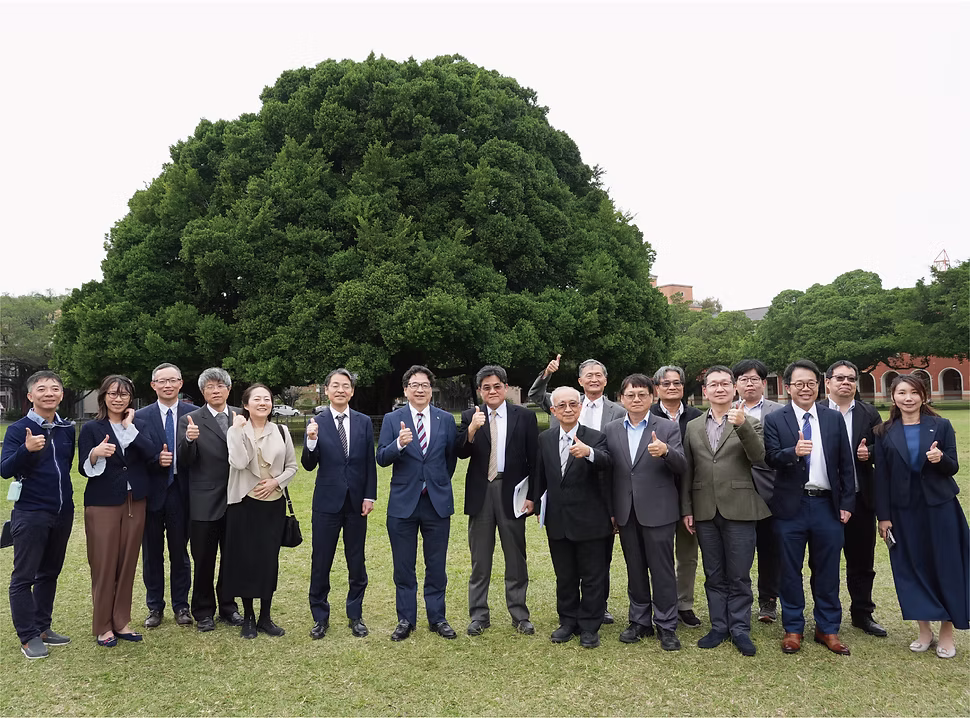 跨洋共創03.avif The Science Tokyo delegation on a campus tour at NCKU